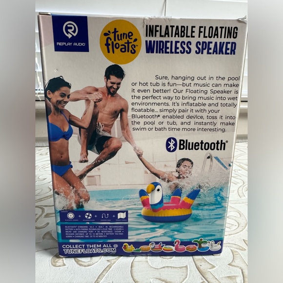 Tune Floats Inflatable Floating Bluetooth Speaker - Parrot Design - Picture 2 of 2